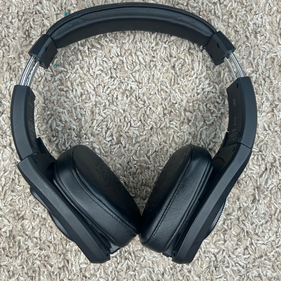 Denon Wireless Extendable Headphones (No charger included) - Picture 4 of 7